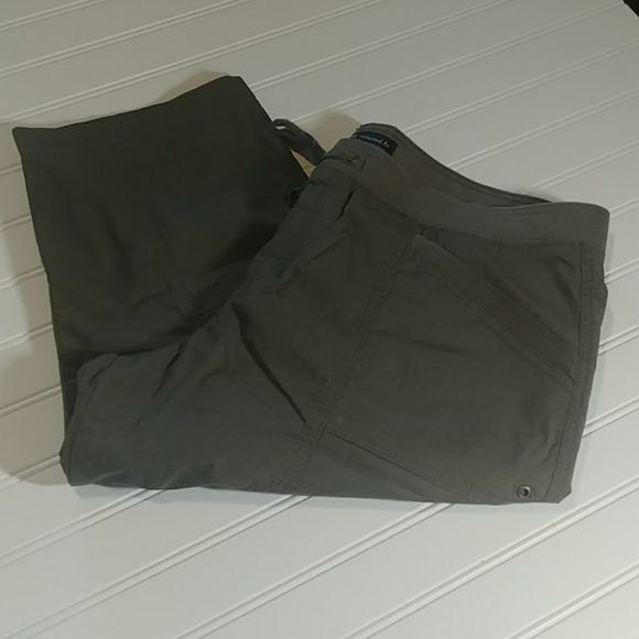 Lee Relaxed Fit Olive Cargo Capri Pants - Picture 8 of 8